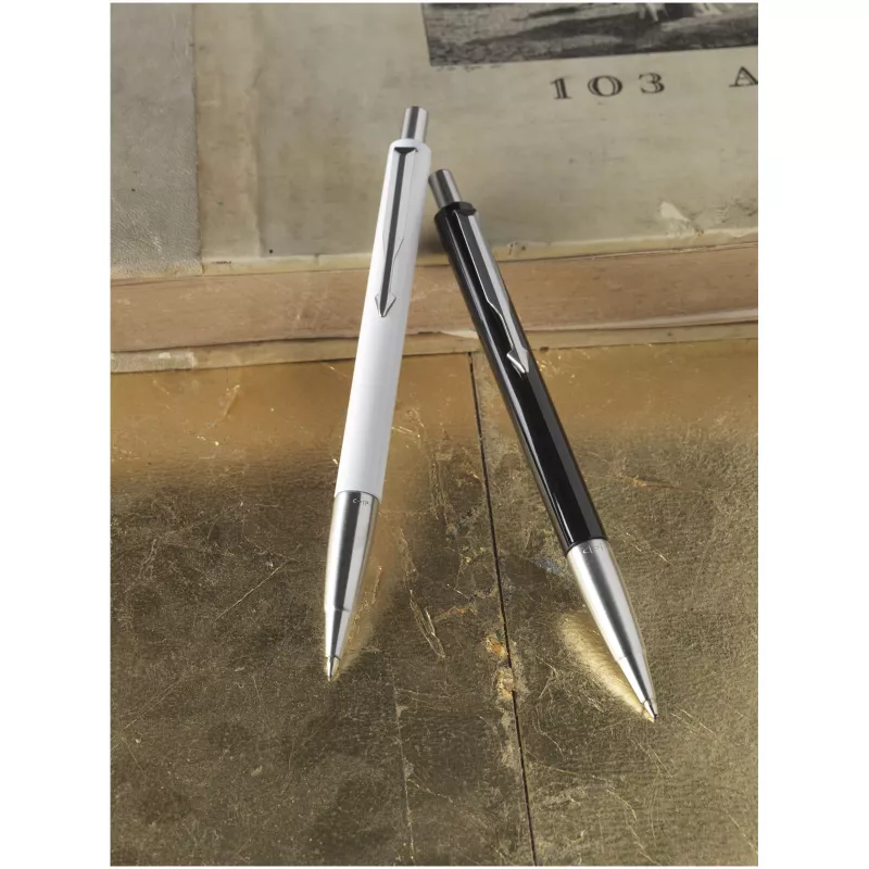 Długopis Parker Vector - Czarny-Srebrny (10648001)