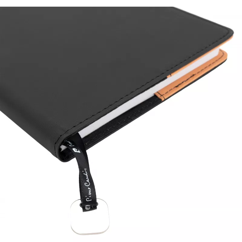 Notatnik A5 w linie ELEGANCE Pierre Cardin - czarny (B4016600IP303)