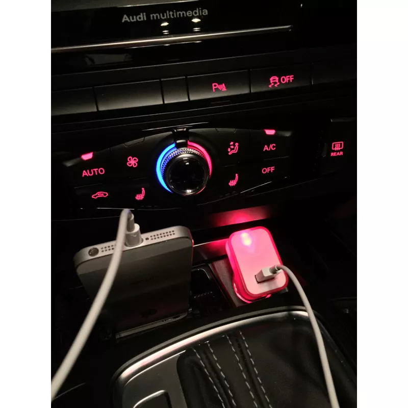 Waze ładowarka samochodowa USB - czerwony (AP844032-05)