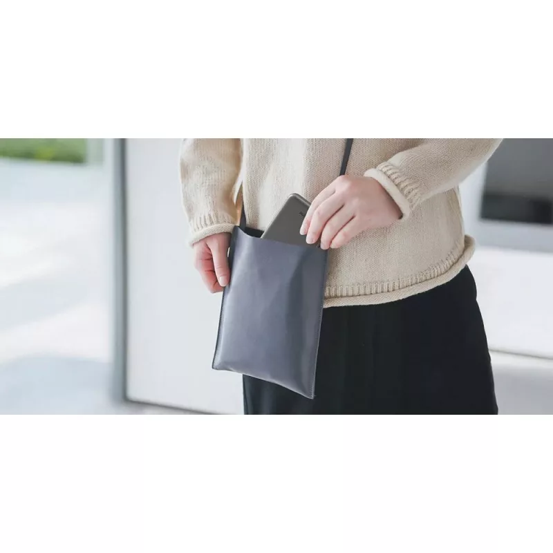 Magnetyczny, bezprzewodowy power bank 10000 mAh Aukey - czarny (VAM12-03)