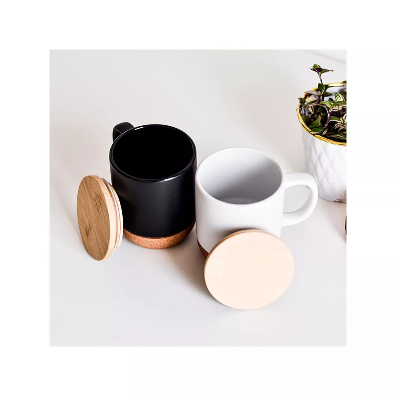 Kubek ceramiczny z bambusową przykrywką 400 ml - biały (R85309.06.O)
