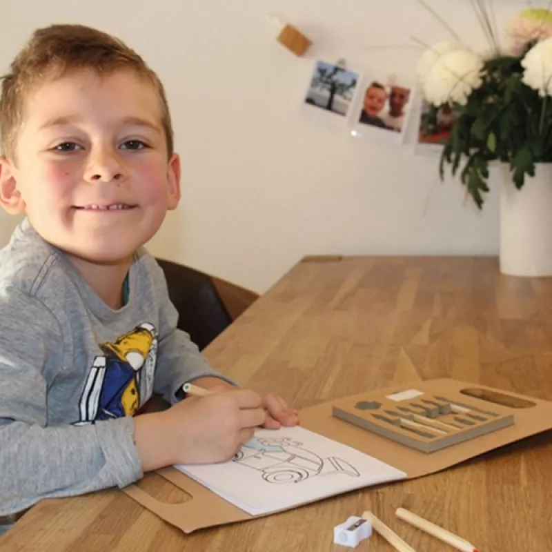 Zestaw do kolorowania z kredkami 6 kolorów FORIO - brązowy (049301)