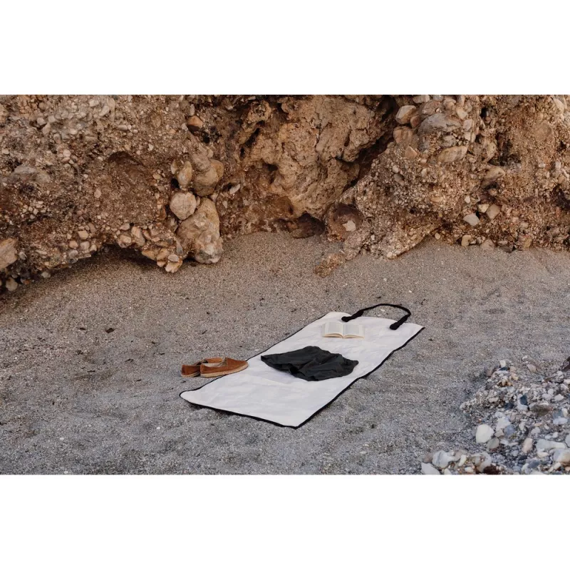 Mata plażowa VINGA Volonne AWARE™, płótno z recyklingu - biały, czarny (VG538-02)