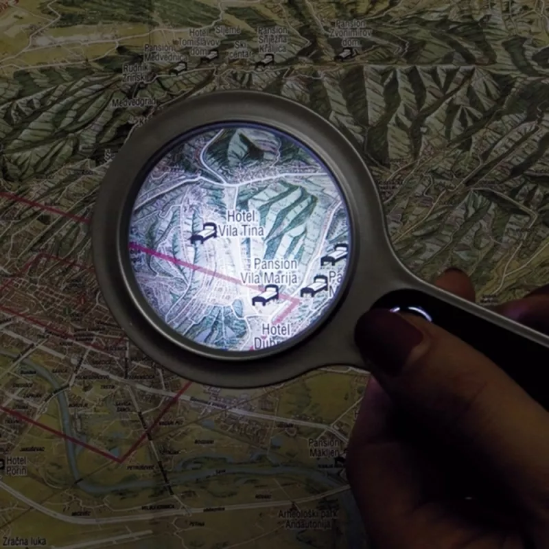 Lupa z lampką plastikowa GLOUCESTER - czarny (223803)