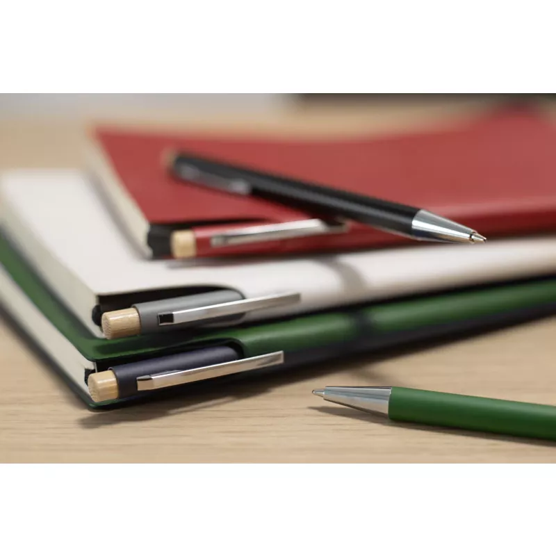 Długopis metalowy z bambusowym przyciskiem KIVO - czarny (19732-02)