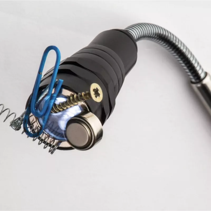 latarka teleskopowa po rozłożeniu 60 cm, 3 diody LED i magnes do wyciągania metalowych drobiazgów z trudno dostępnych miejsc