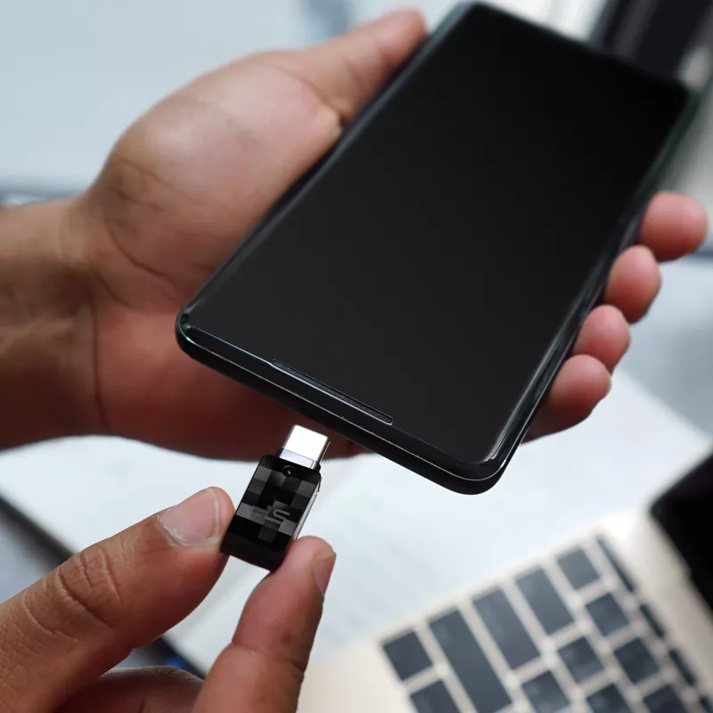 Pendrive Mobile C31, 128GB 3.0 Silicon Power - czarny (EG 816803 64GB)