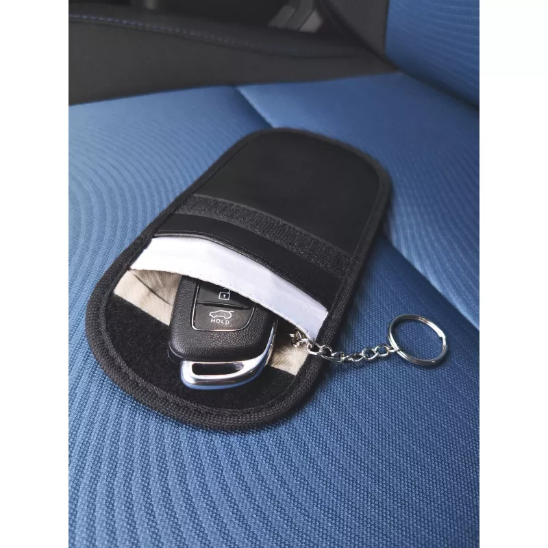 Etui na klucze samochodowe z zabezpieczeniem RFID - czarny (56-0402504)