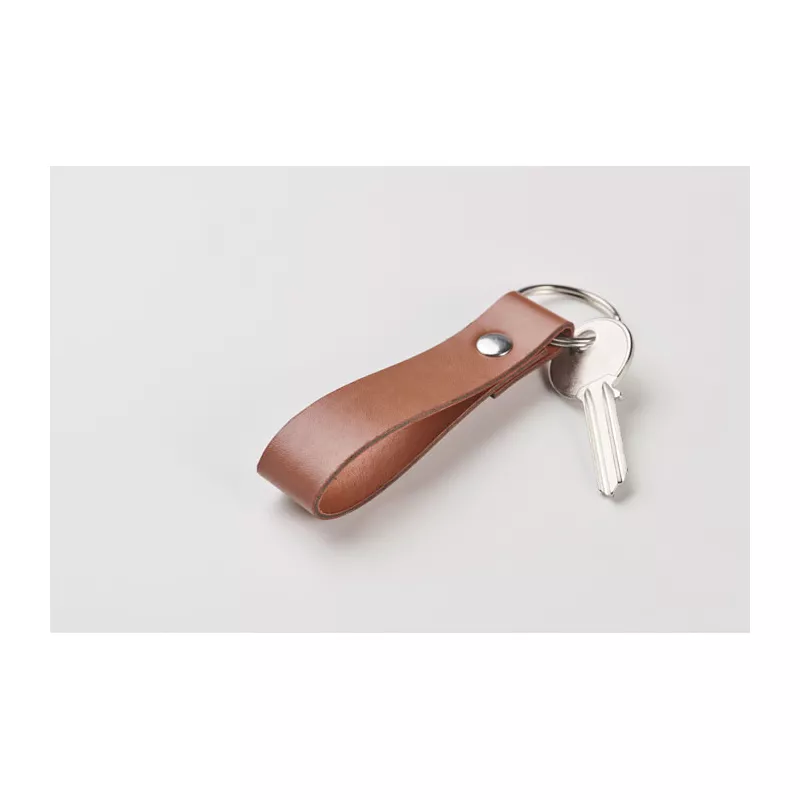 Brelok z pętlą z PU STROKEY - Brazowy (MO2460-01)