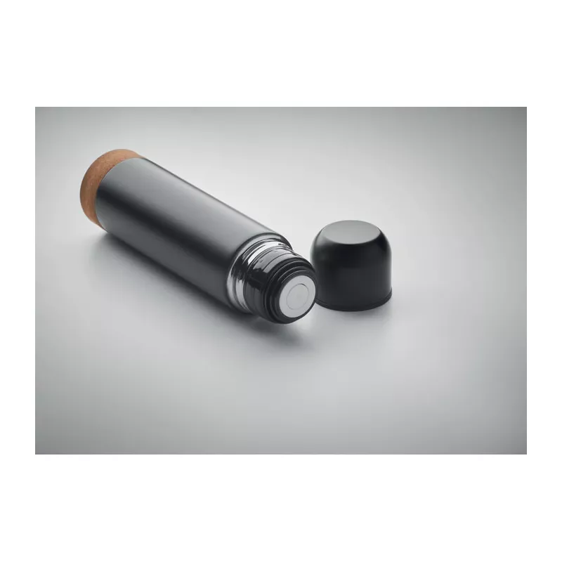 Termos ze stali z recyklingu 500 ml AVENTUR - Czarny (MO2228-03)