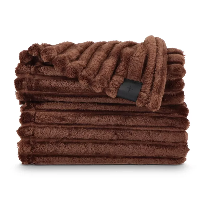 Koc polarowy Sagaform Esther z recyklingu 130 x 170 cm - ciemnobrązowy (LT52401-N0050)