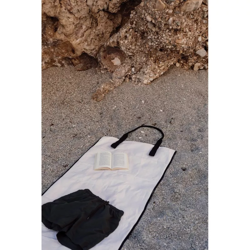 Mata plażowa VINGA Volonne AWARE™, płótno z recyklingu - biały, czarny (VG538-02)