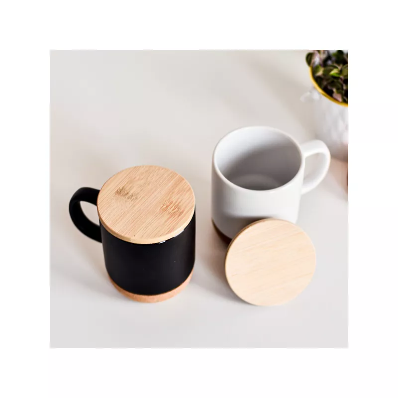 Kubek ceramiczny z bambusową przykrywką 400 ml - biały (R85309.06.O)