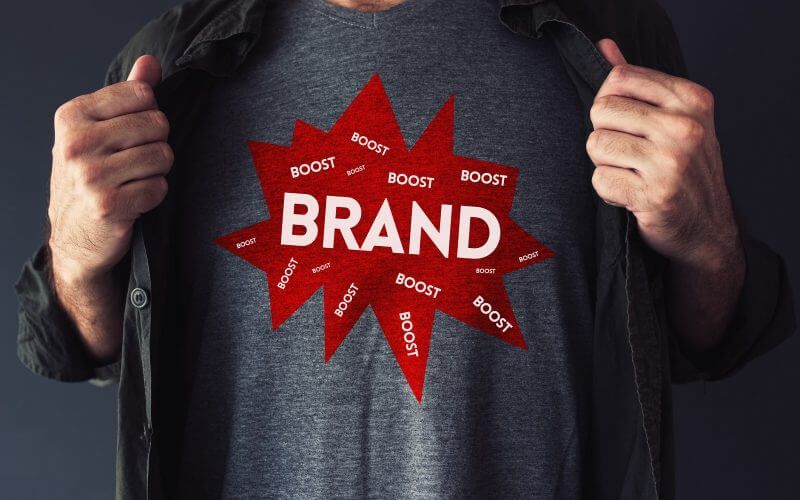Jak zaprojektować ciekawe i przyciągające uwagę t-shirty reklamowe?