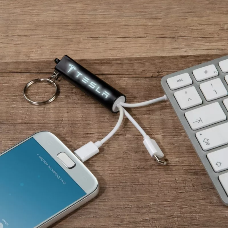 Brelok z przejściówkami do ładowania podświetlany LANA - czarny (2078503)