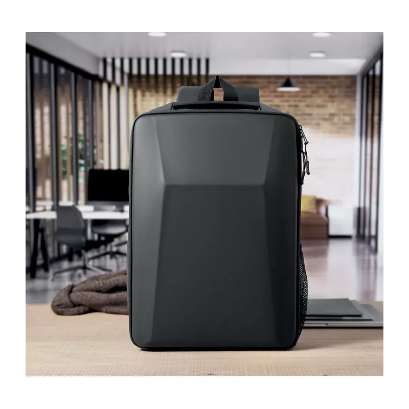 Plecak na laptop 15" RPET z twardym frontem 15 l NOVIX - Czarny (MO3186-03)