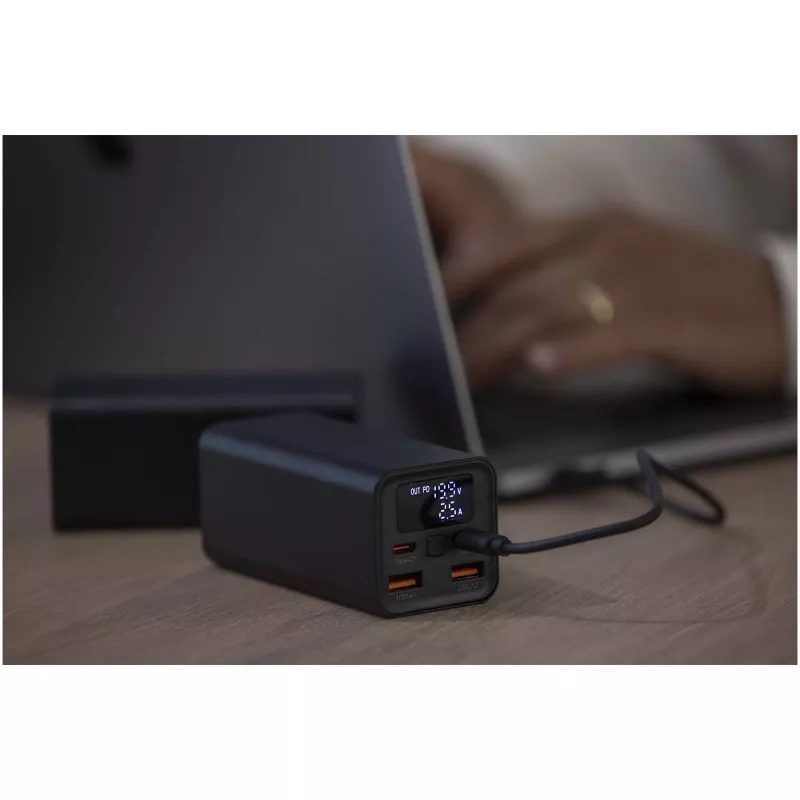Acamar powerbank do laptopa o pojemności 20 000 mAh i mocy 70 W z aluminium z recyklingu - Czarny (12444090)
