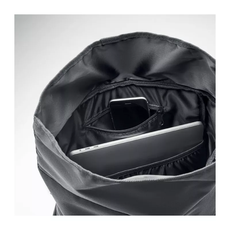 Plecak rolltop RPET 600D z wyściełanymi plecami NAPA - Czarny (MO6998-03)