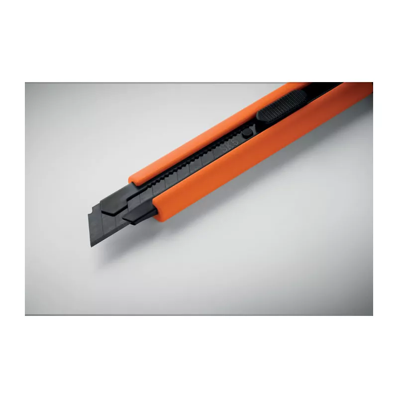 Nóż z 2 zapasowymi ostrzami BLADE + - Pomaranczowy (MO2769-10)