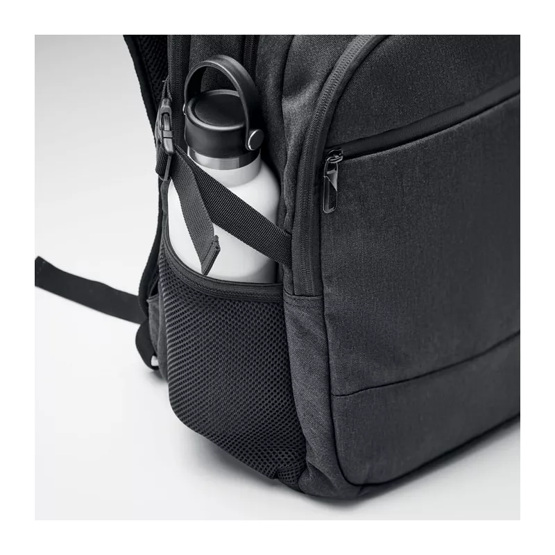 Plecak na laptop 15" z RPET 600D z 3 komorami HANA - Czarny (MO2047-03)