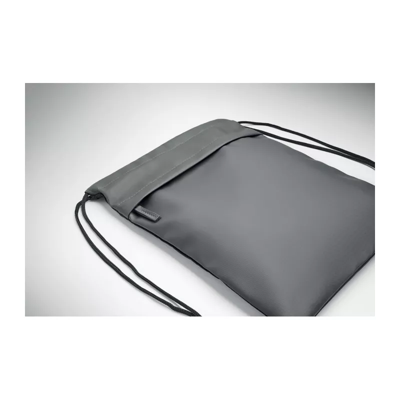 Worek ze sznurkiem z RPET 600D z kieszenią BANGKOK BAG - Kamienny Szary (MO2639-15)