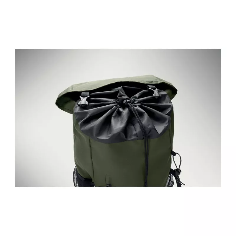 Plecak z RPET na laptop 15" 15 l SIENA - Ciemnozielony (MO3103-60)