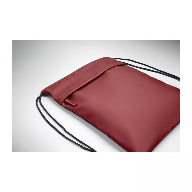 Worek ze sznurkiem z RPET 600D z kieszenią BANGKOK BAG - Burgund (MO2639-02)