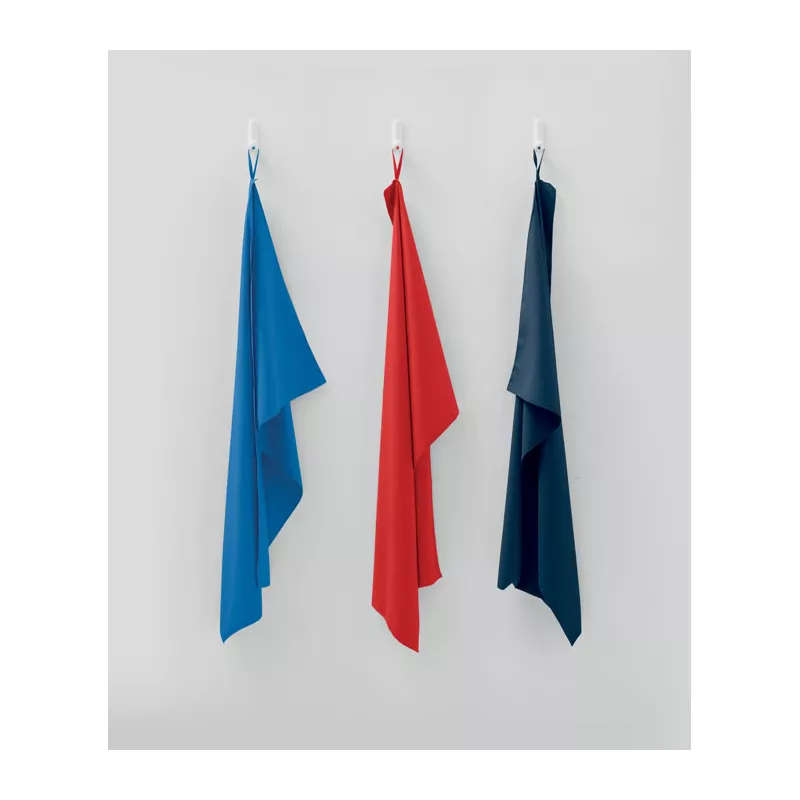 Ręcznik sportowy z mikrofibry 70x120 cm ATOLL 70 - Czerwony (MO2762-05)
