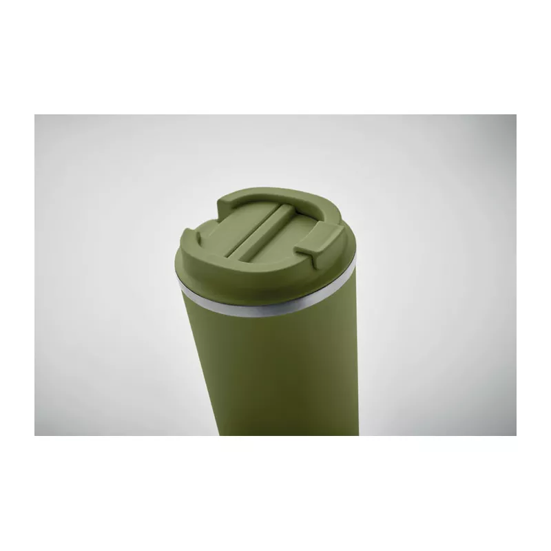 Kubek termiczny ze stali z recyklingu 510 ml BRACE + - Ciemnozielony (MO6579-60)