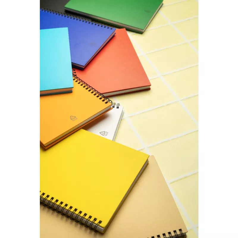 Strobus A5 notes - czerwony (AP800194-05)