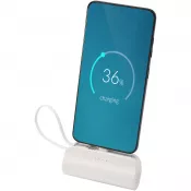 Biały - Alnair powerbank o pojemności 5000 mAh i mocy 10 W, wykonany z tworzyw sztucznych pochodzących z recyklingu, z wbudowaną podstawką i kablem 2 w 1