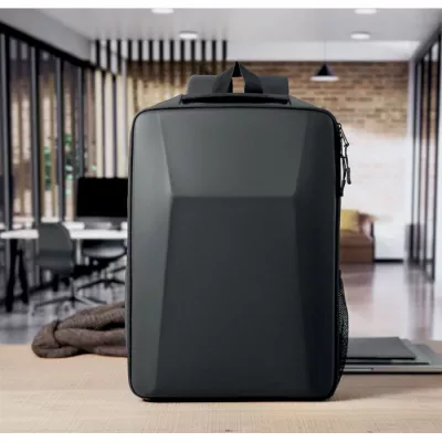 Plecak na laptop 15" RPET z twardym frontem 15 l NOVIX - Czarny (MO3186-03)