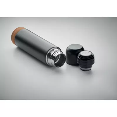Termos ze stali z recyklingu 500 ml AVENTUR - Czarny (MO2228-03)