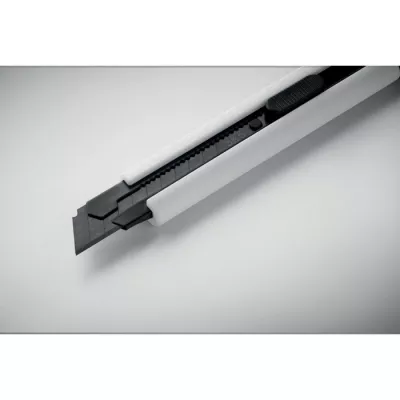 Nóż z 2 zapasowymi ostrzami BLADE + - Bialy (MO2769-06)