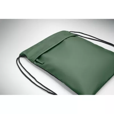 Worek ze sznurkiem z RPET 600D z kieszenią BANGKOK BAG - Ciemnozielony (MO2639-60)
