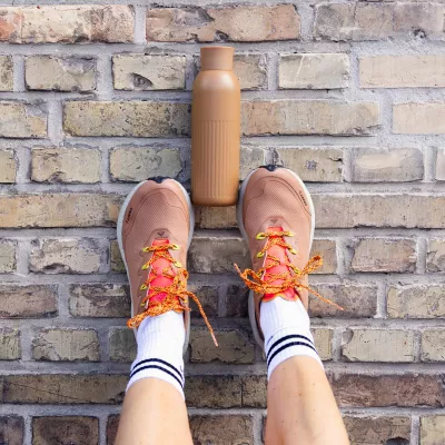 Sagaform Tekla Push stalowa butelka z zakrętką (z recyklingu) 500 ml - brązowy (LT52134-N0051)