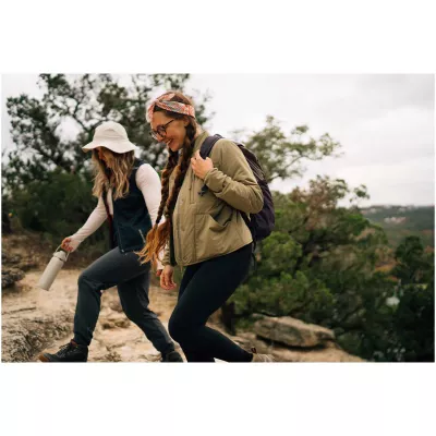 Camelbak® Thrive Chug VSS butelka na wodę ze stali nierdzewnej o pojemności 750 ml z zakrętką - Jasnoszary (10088980)