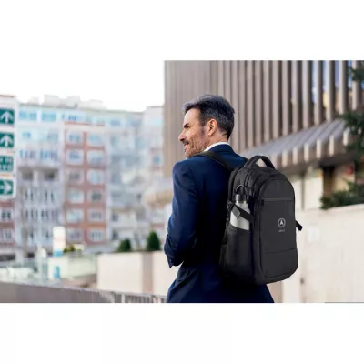 Plecak na laptop 15" z RPET 600D z 3 komorami HANA - Czarny (MO2047-03)