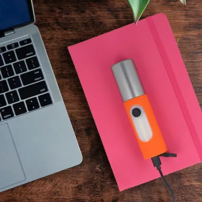 Akumulatorowa latarka LED 10W z funkcją zoom 300lm - biały (LT93319-N0001)