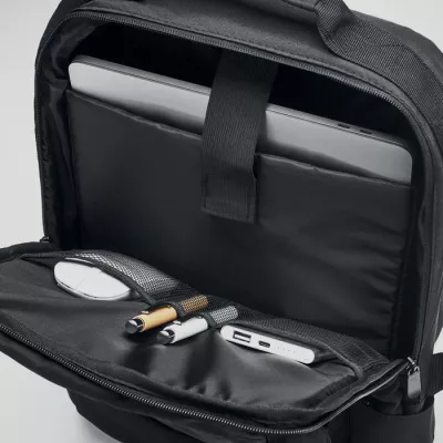 Plecak na laptop 16" z RPET z kablem USB SINGAPORE - Czarny (MO6329-03)