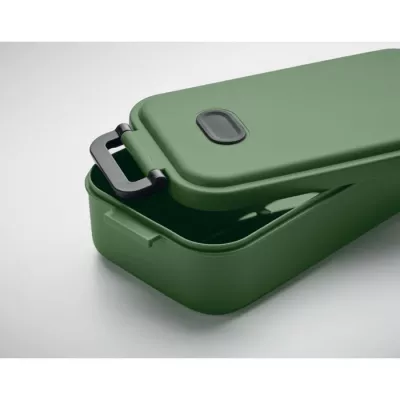 Lunchbox z PP z zaworem i klamrami 800 ml INDUS - Ciemnozielony (MO6855-60)