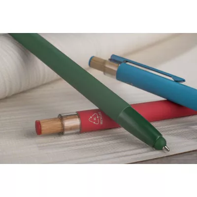 Długopis z recyklingowanego aluminium z  wykończeniem soft touch ALPEN - zielony (19827-05)