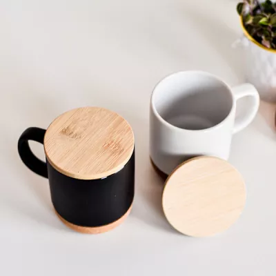 Kubek ceramiczny z bambusową przykrywką 400 ml - biały (R85309.06.O)