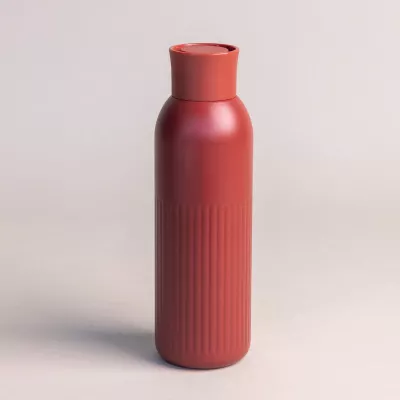 Sagaform Tekla Push stalowa butelka z zakrętką (z recyklingu) 500 ml - ciemnoczerwony (LT52134-N0020)
